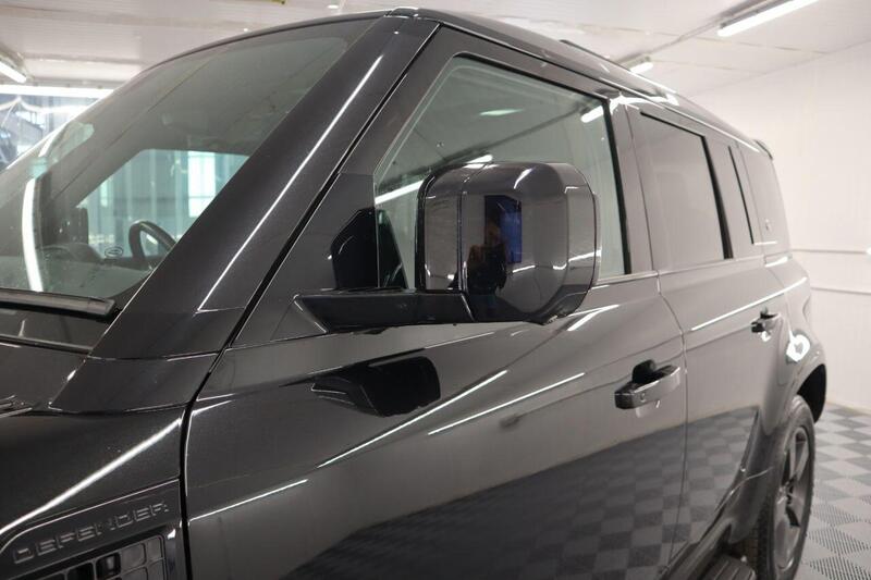 Land Rover Defender view 54