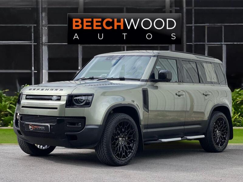 Land Rover Defender 110 view 4