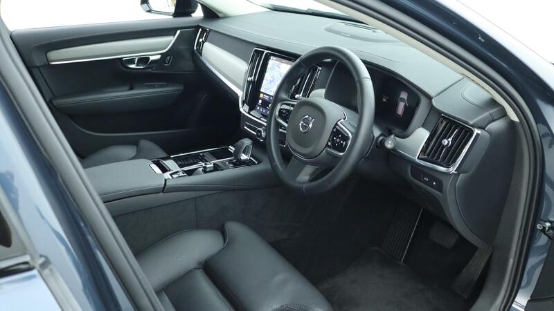 Volvo V90 view 4