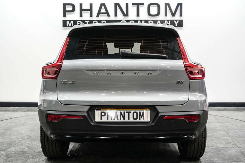 Volvo XC40 view 4