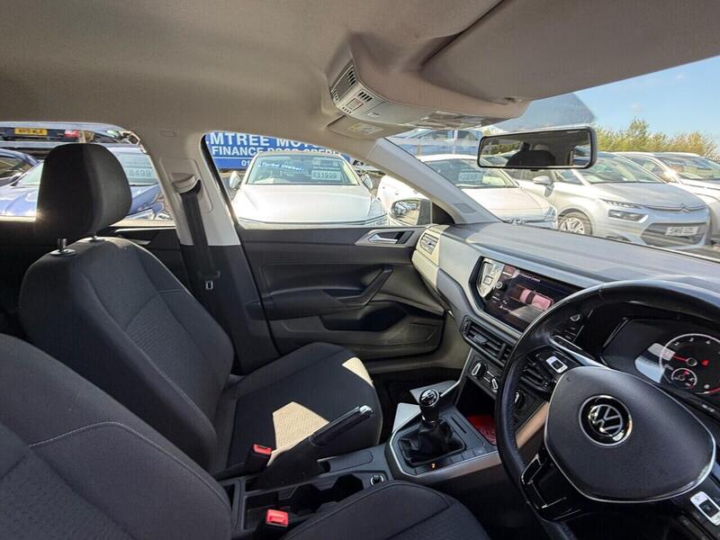 Volkswagen Polo view 2