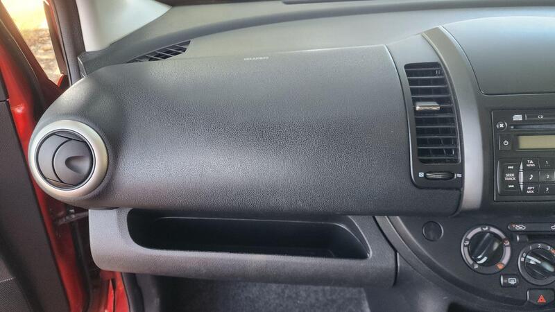 2010 Nissan Note — photo 40