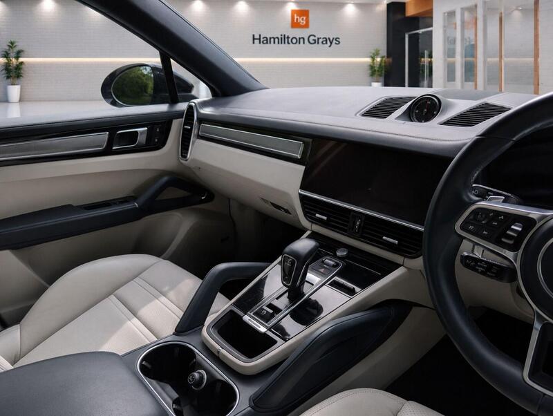 Porsche Cayenne view 3