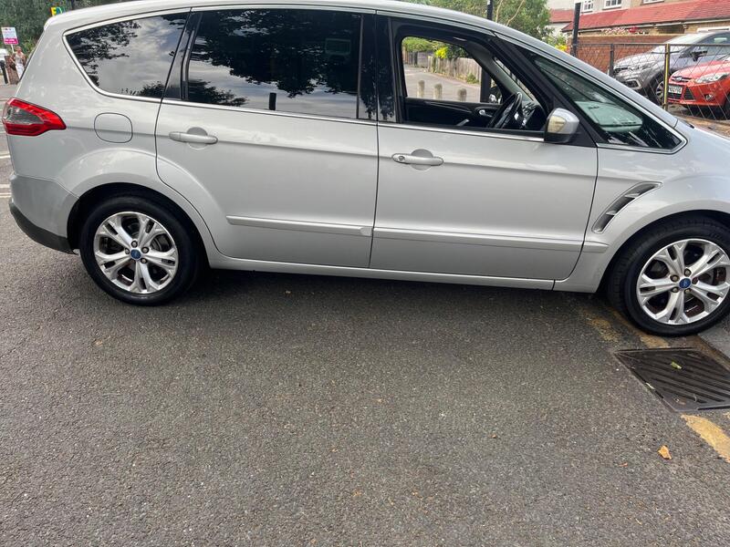 Ford S-Max view 5
