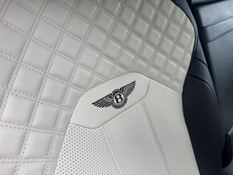 Bentley Bentayga view 22