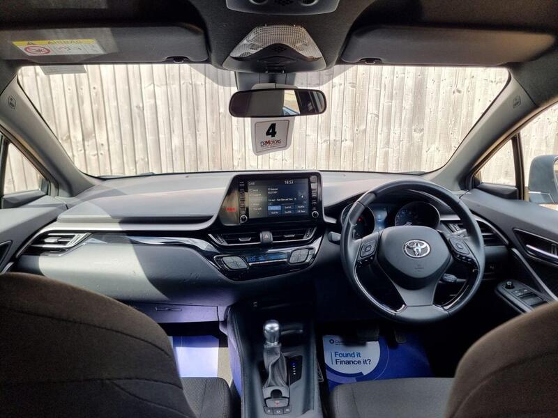 Toyota C-HR view 4