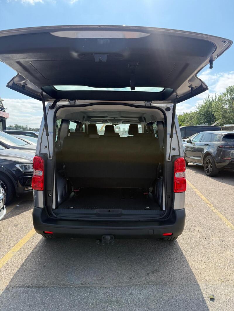 Citroen Spacetourer view 4