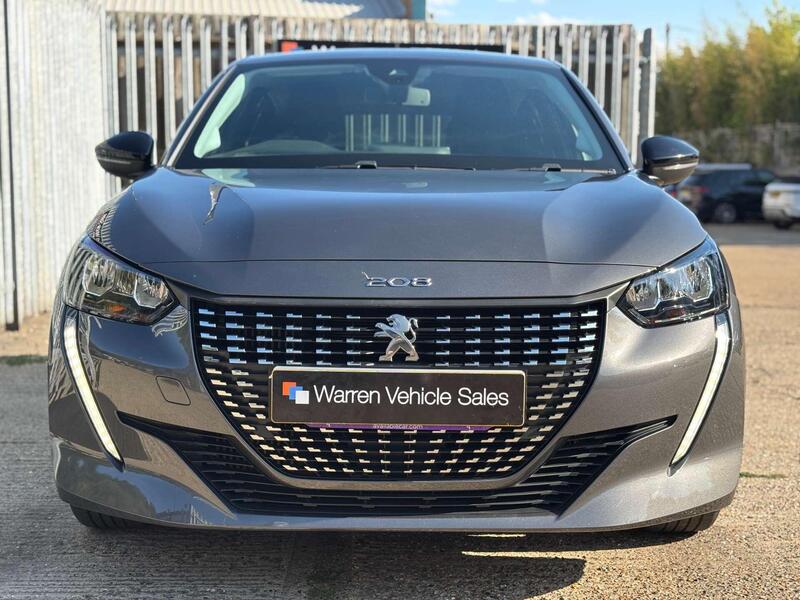 Peugeot 208 view 3