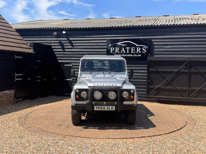 Land Rover Defender view 6