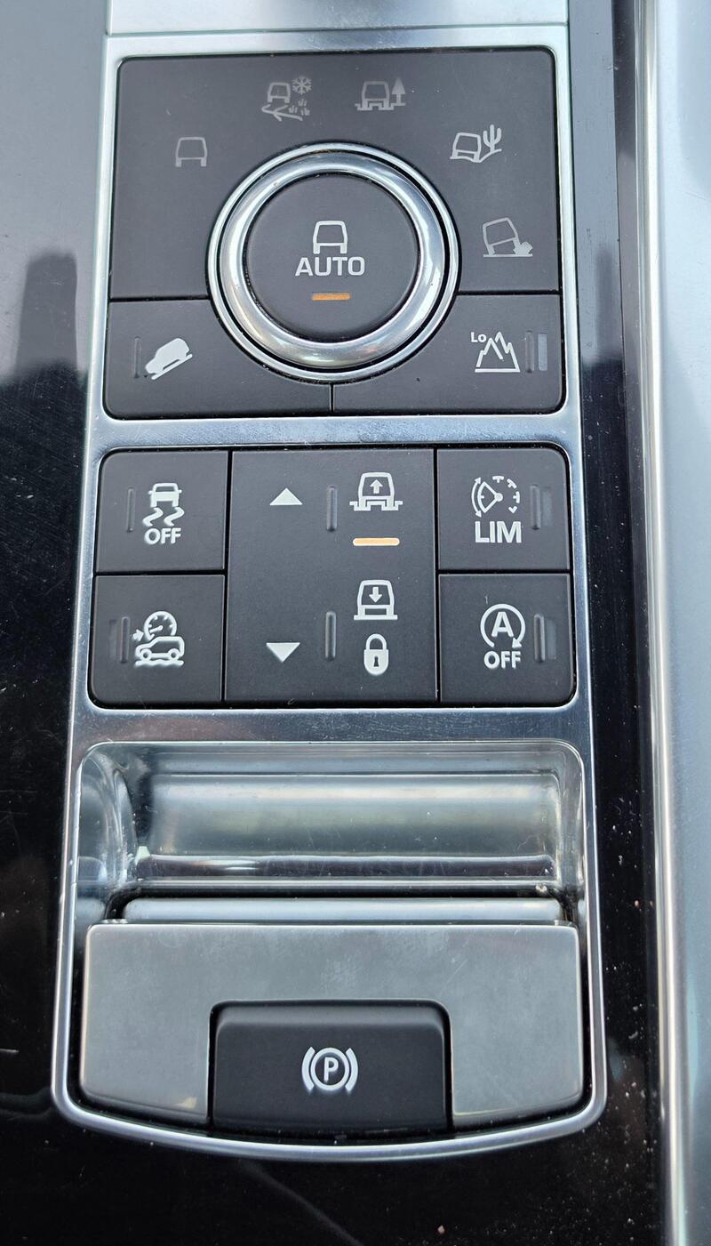 Land Rover Range Rover Sport 3.0 V6 HSE Dynamic Auto 4WD Euro 6 (s/s) 5dr thumbnail 49