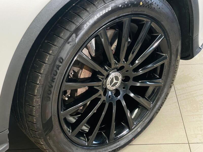Mercedes-Benz GLC view 2