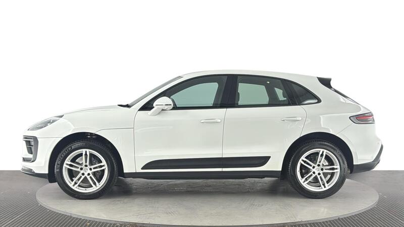 Porsche Macan view 7