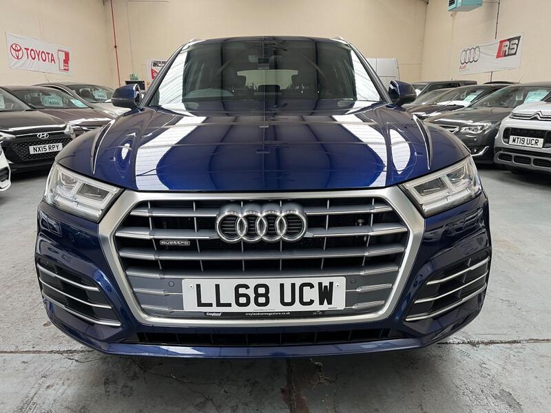 Audi Audi Q5 view 2