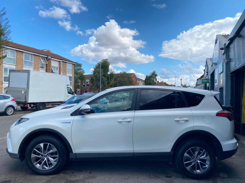 Toyota Rav4 view 5