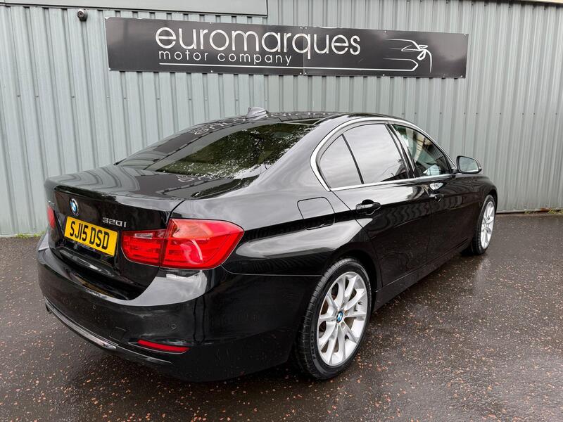 BMW 3 Series view 3