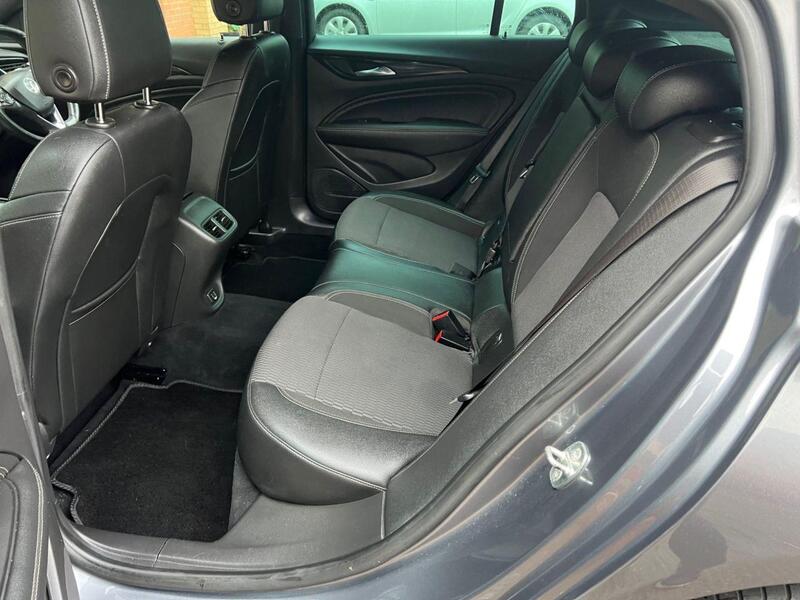 Vauxhall Insignia view 13