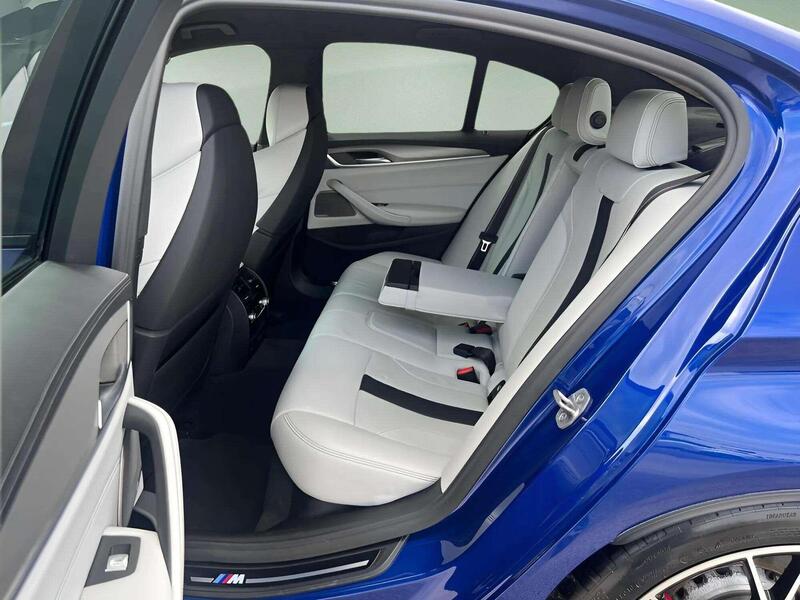 BMW M5 view 6