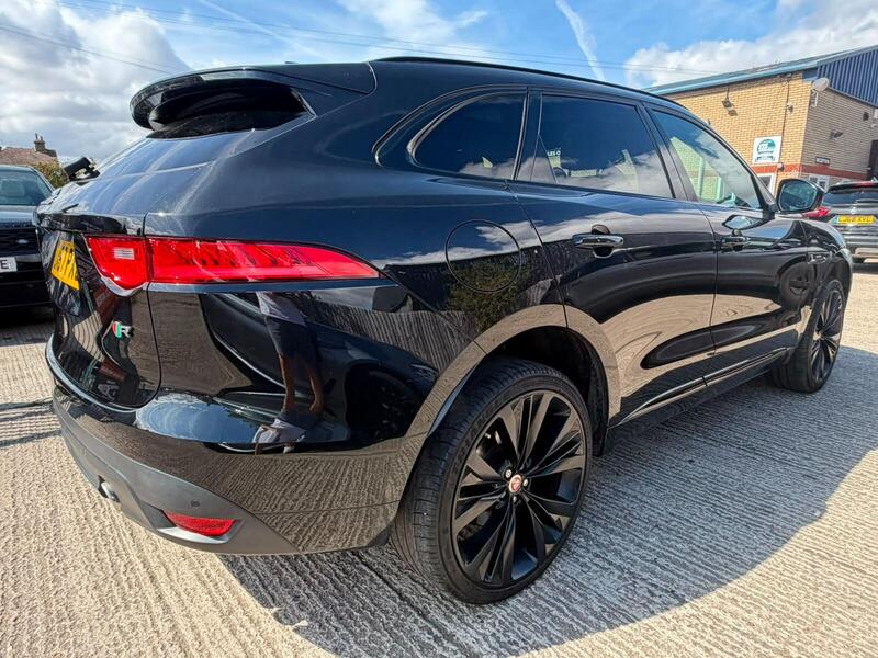 Jaguar F-Pace view 7