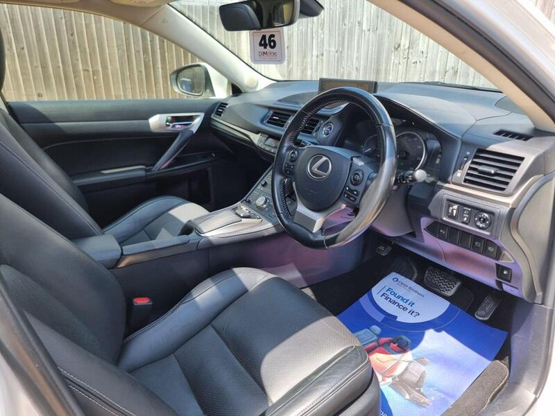 Lexus CT view 2