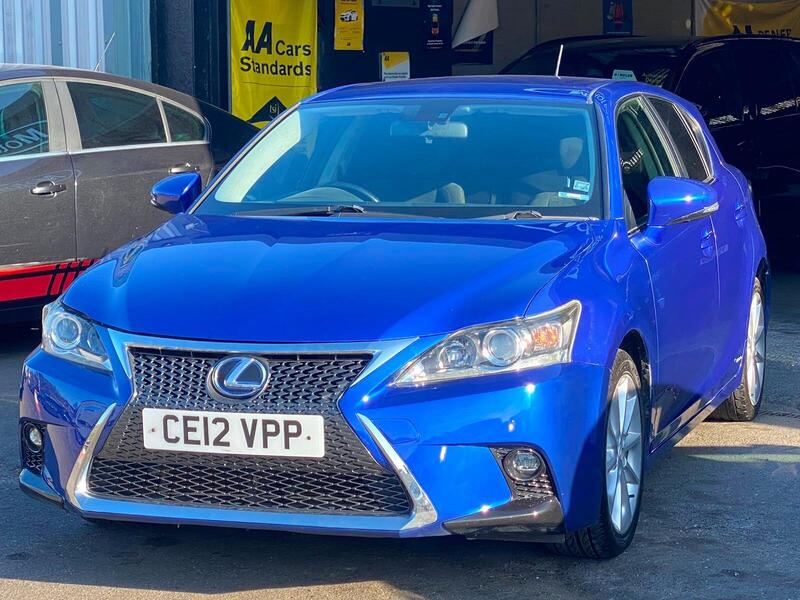 Lexus CT view 4