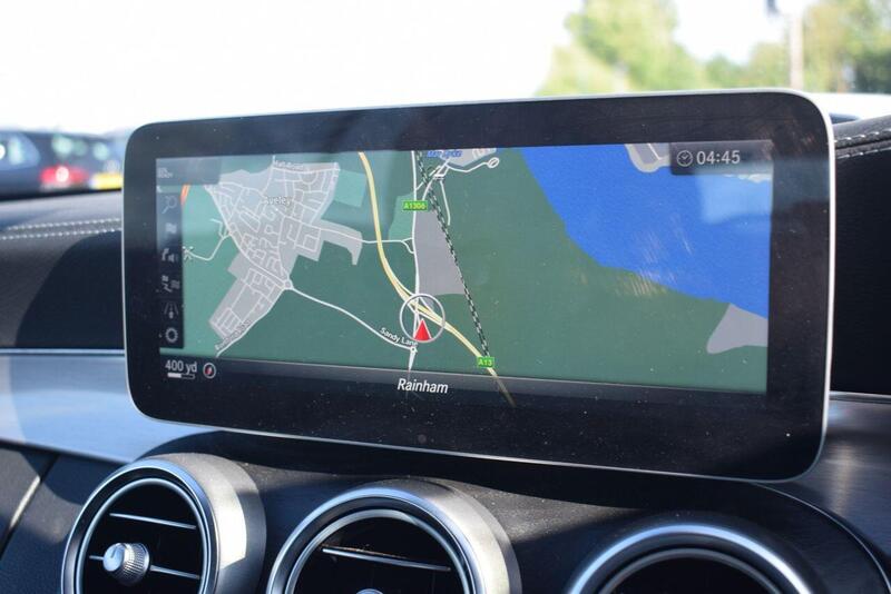 Mercedes-Benz C Class view 4