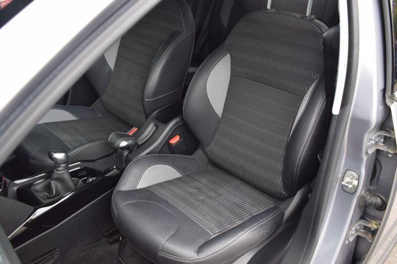 Peugeot 2008 view 3