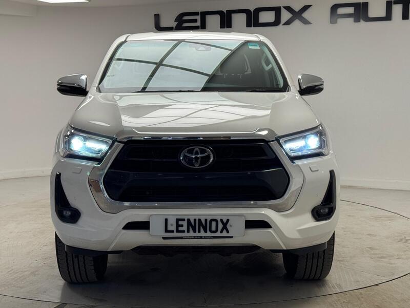 Toyota Hilux view 2