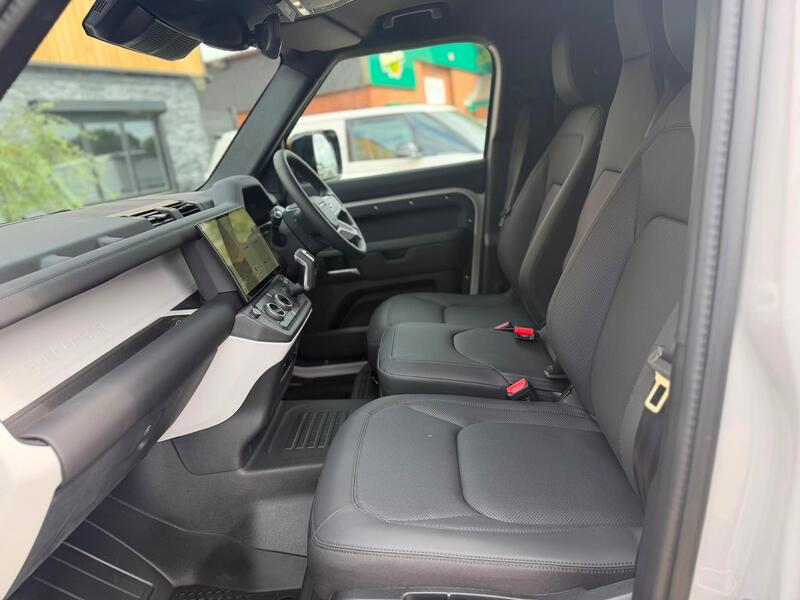 Land Rover Defender view 5