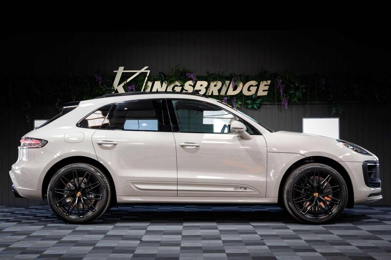 Porsche Macan view 5