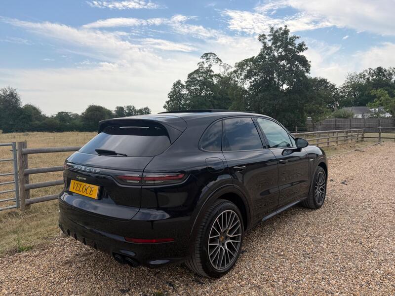 Porsche Cayenne view 3