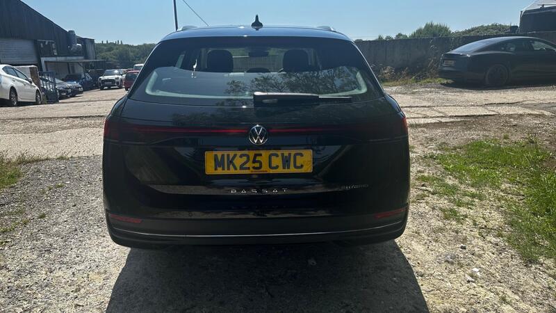 2025 Volkswagen Passat — photo 6