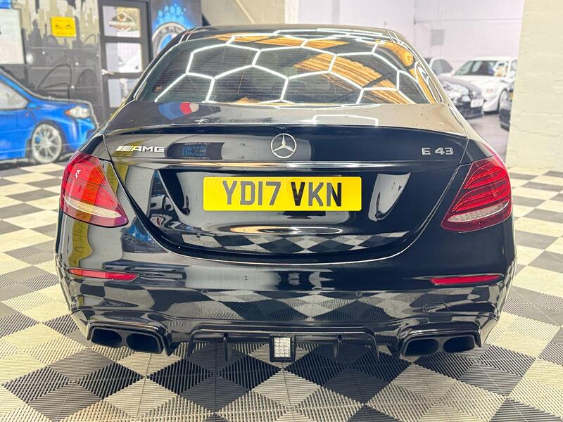 Mercedes-Benz E-Class view 13