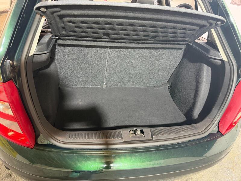 2002 Skoda Fabia — photo 23