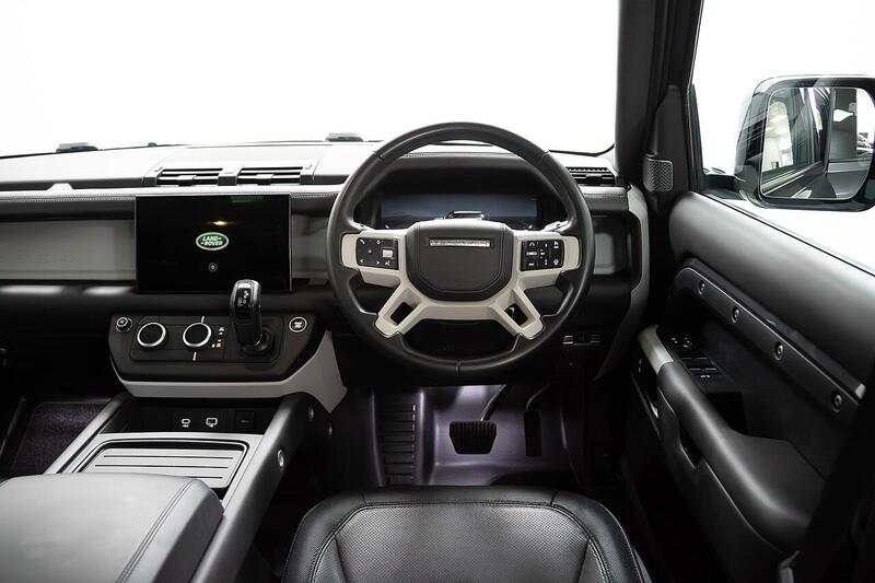 Land Rover Defender view 7
