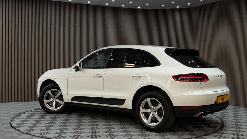 Porsche Macan view 2