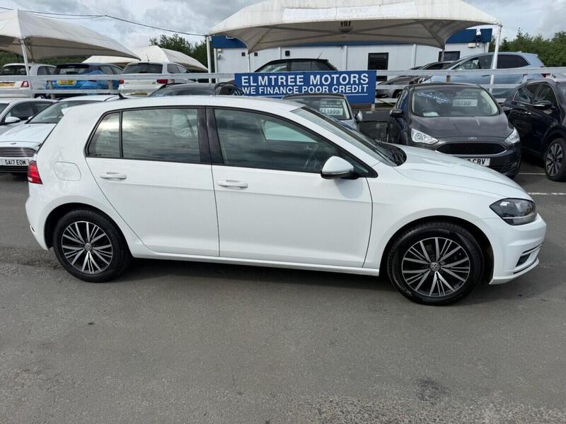 Volkswagen Golf view 5