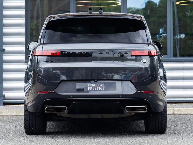 Land Rover Range Rover Sport view 4