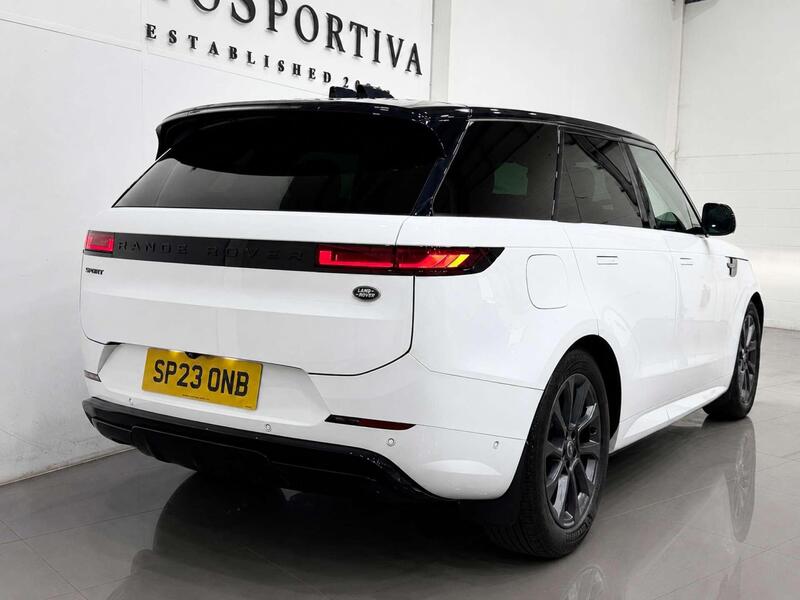 Land Rover Range Rover Sport view 4