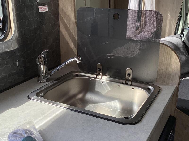 Auto-Trail Expedition C72 — image 12