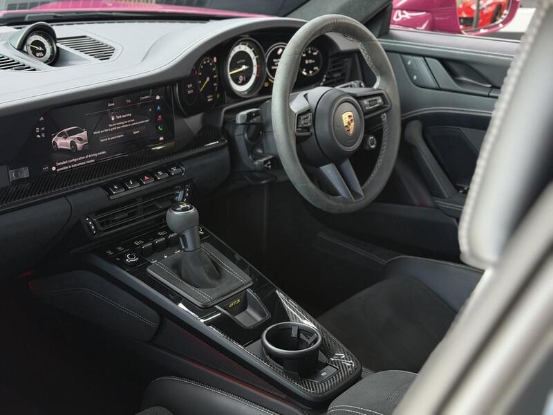 Porsche 911 view 3