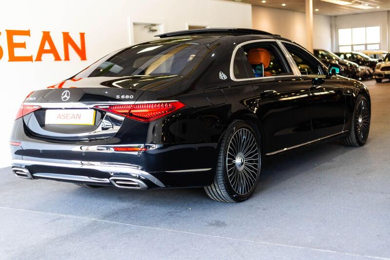 Mercedes-Benz Maybach S Class view 7