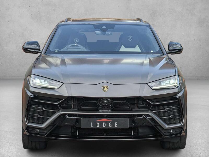 Lamborghini Urus view 2