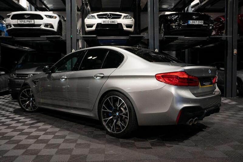 BMW M5 view 2