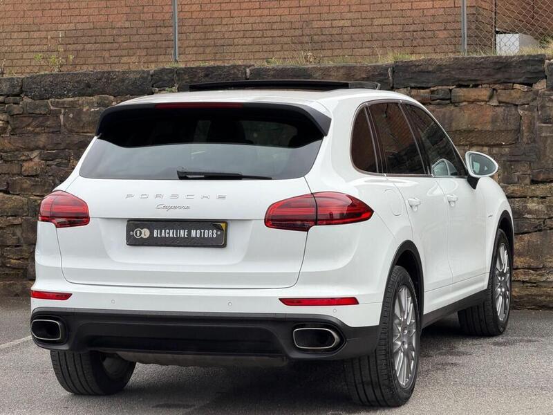 Porsche Cayenne view 7