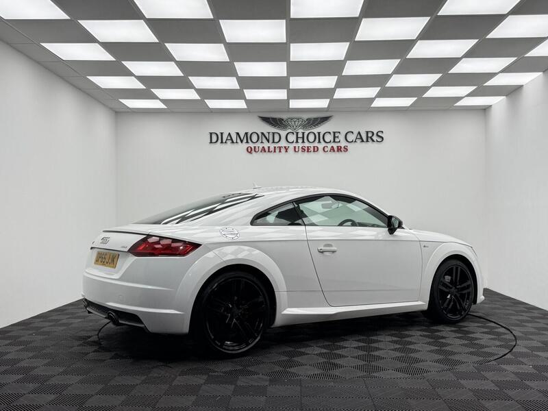 Audi TT view 6