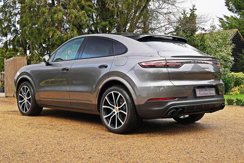 Porsche Cayenne view 3