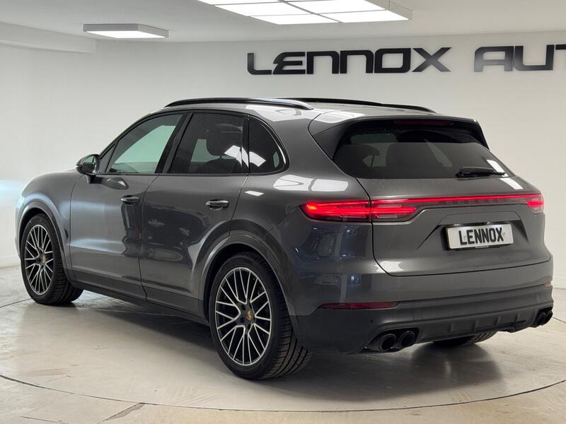 Porsche Cayenne view 4