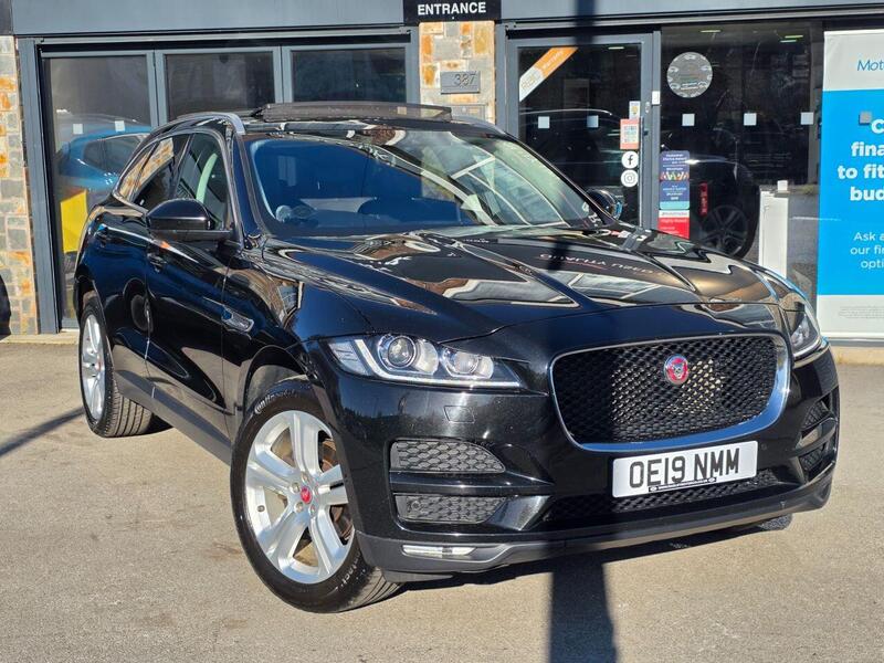 Jaguar F-Pace view 6