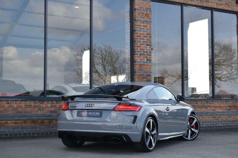 Audi Audi TT RS view 2