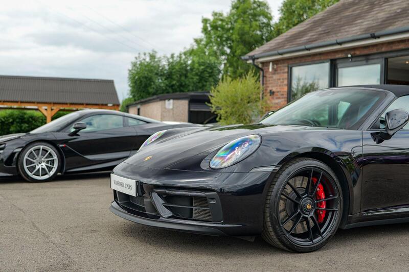 Porsche 911 view 7